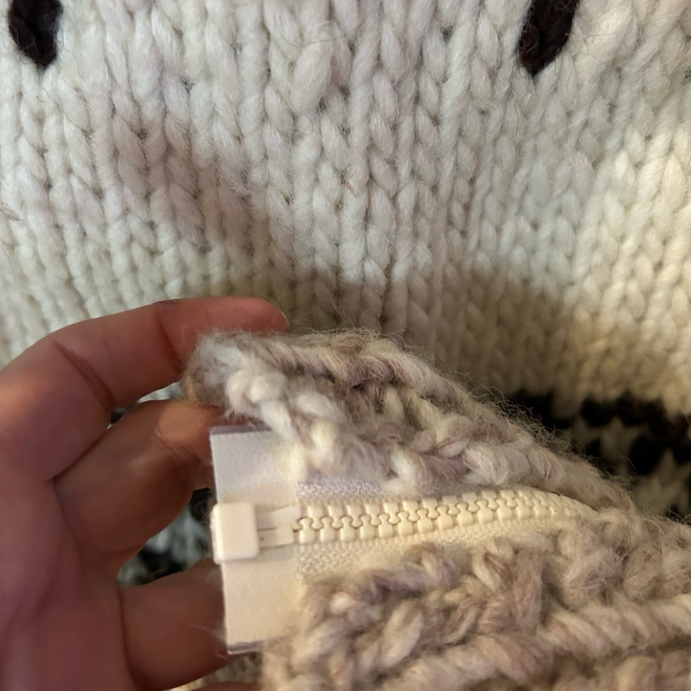 Vintage Cozy Gray and Black Patterned Cowichan Sweater - Picture 4 of 7